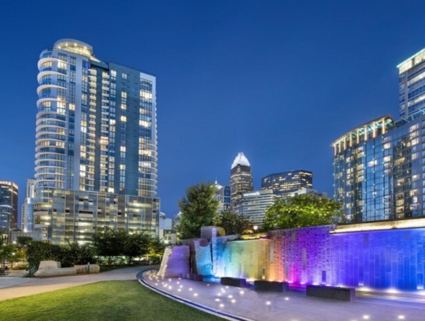 Ascent Uptown exterior