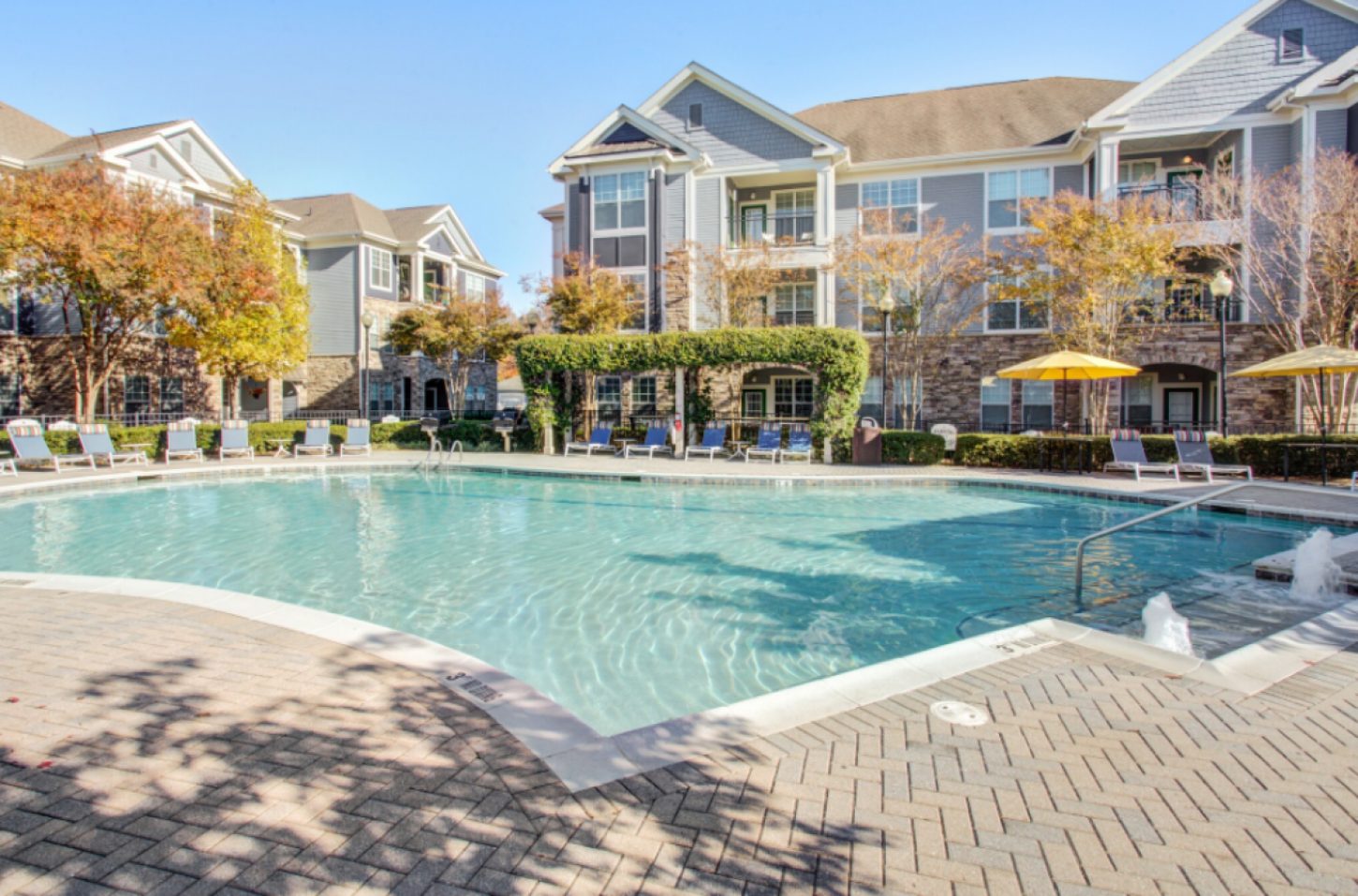 Aventura Crossroads exterior