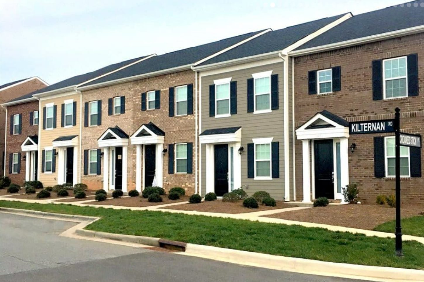 Charleston Row Townhomes exterior