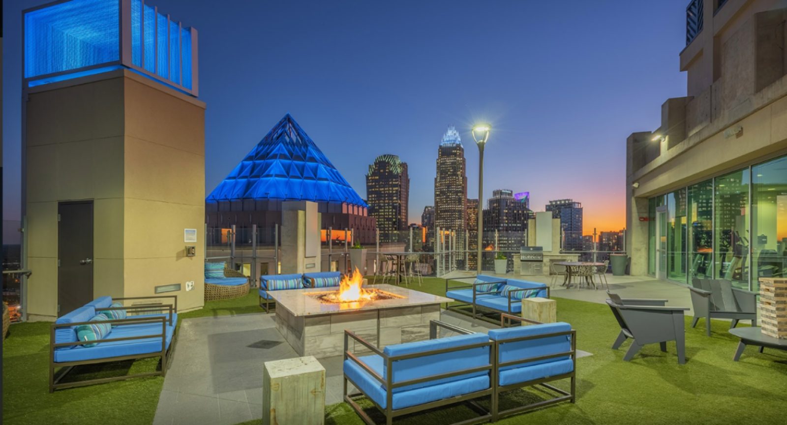 SkyHouse Uptown exterior