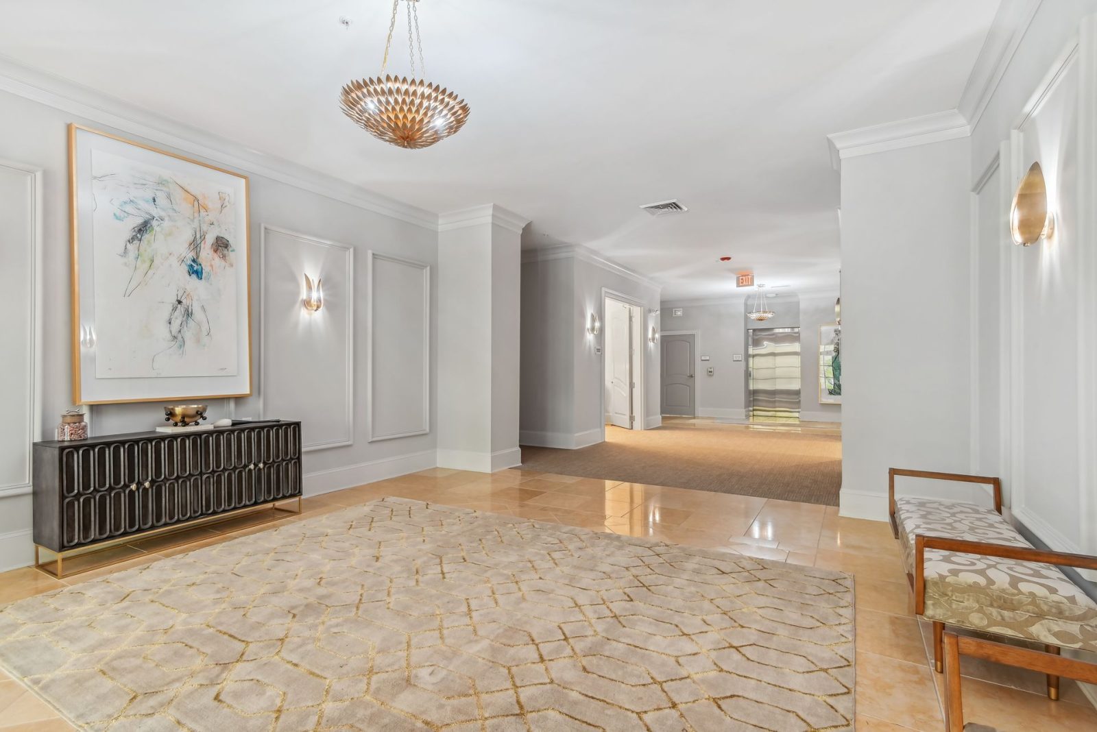 2100 Queens — amenities