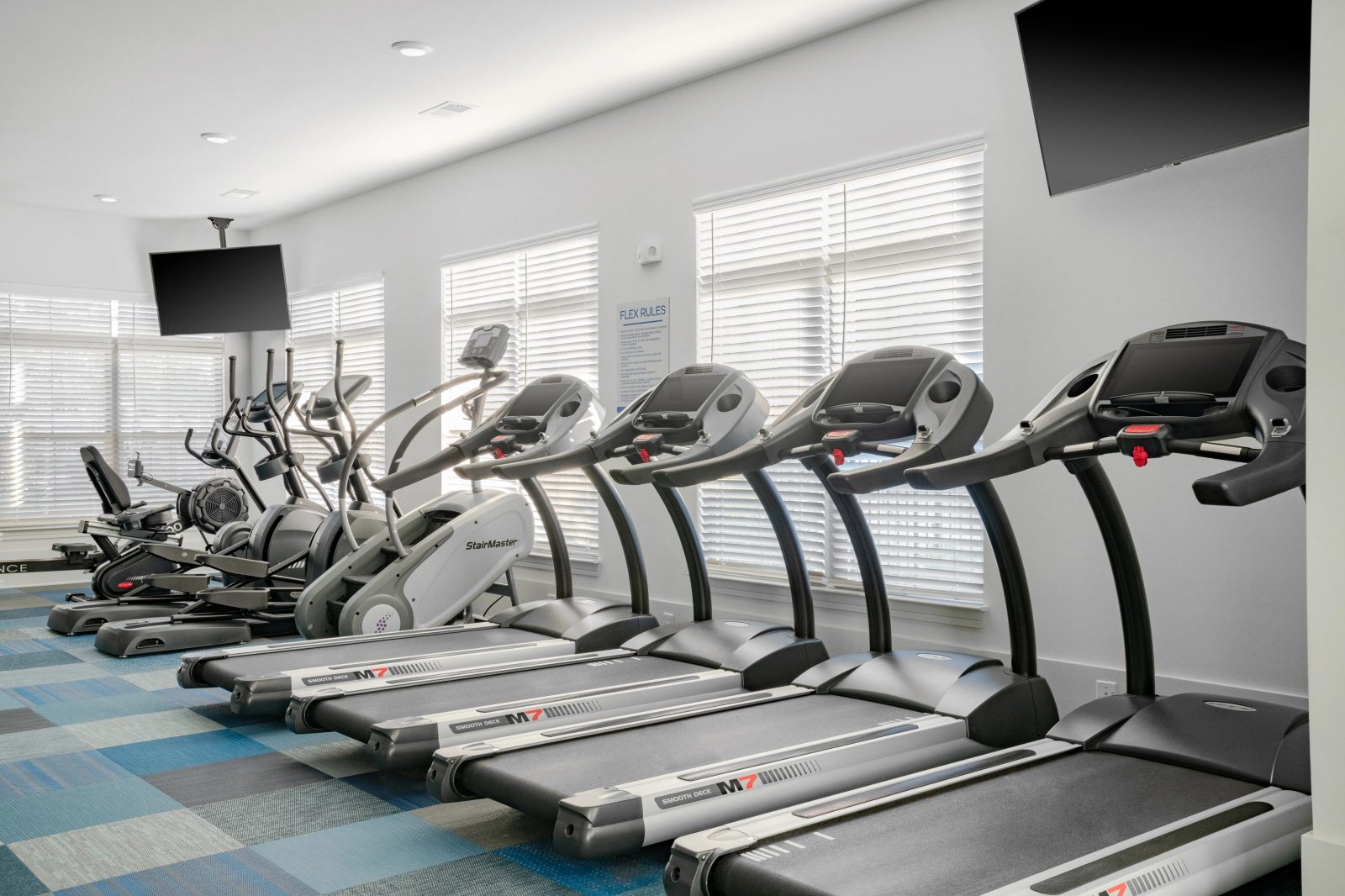 Azure Carnes Crossroads — amenities