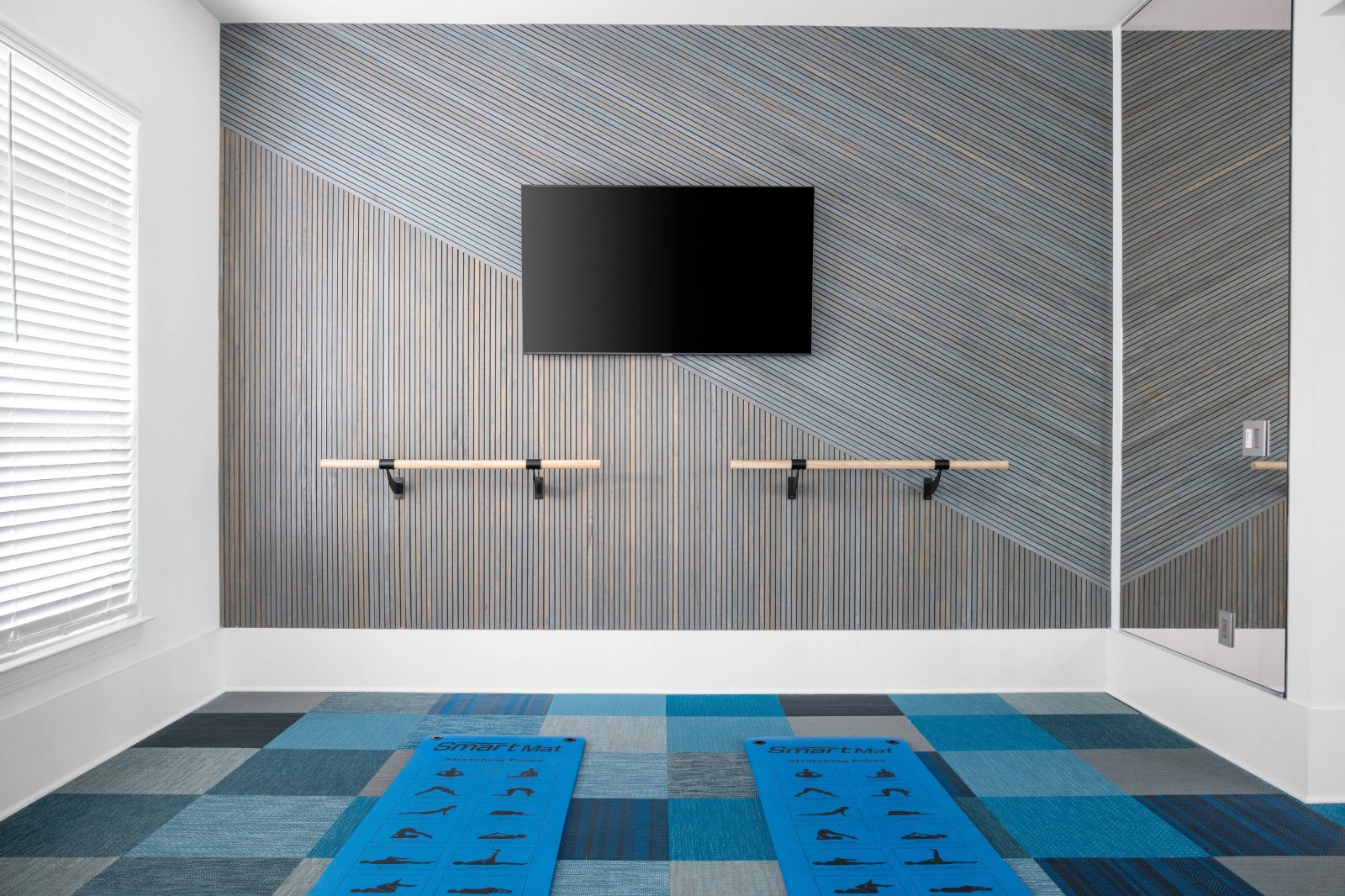 Azure Carnes Crossroads — amenities