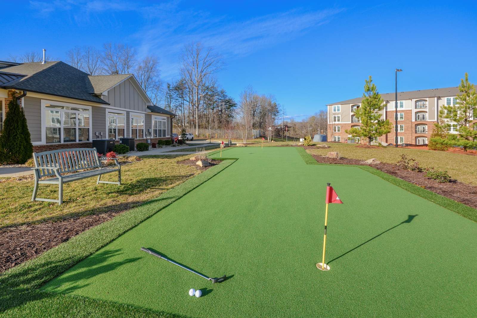 Comet Greensboro — amenities