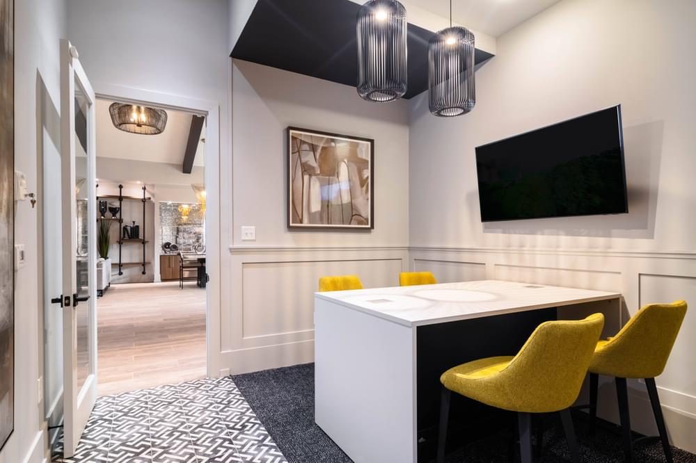 Hawthorne Northwest — amenities