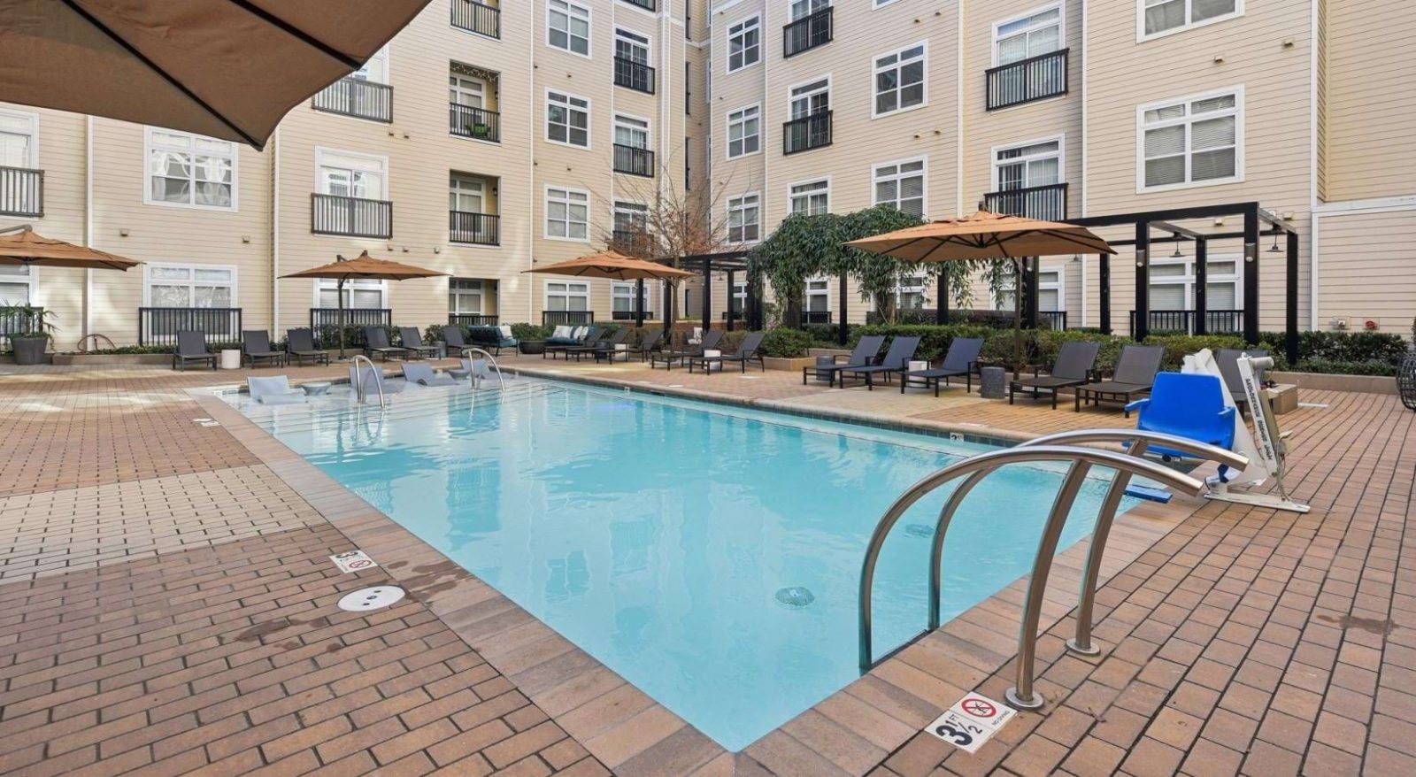 Lincoln at Dilworth — amenities