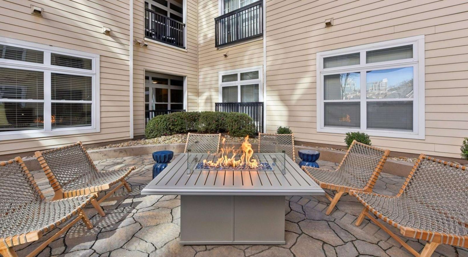 Lincoln at Dilworth — amenities