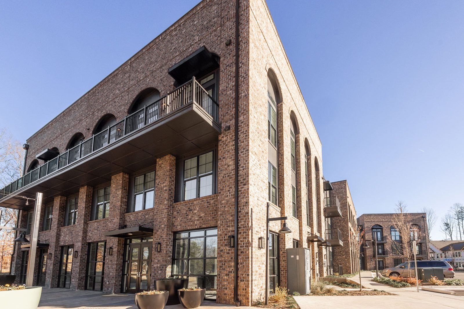 Tessa Matthews by Silverdoor — amenities