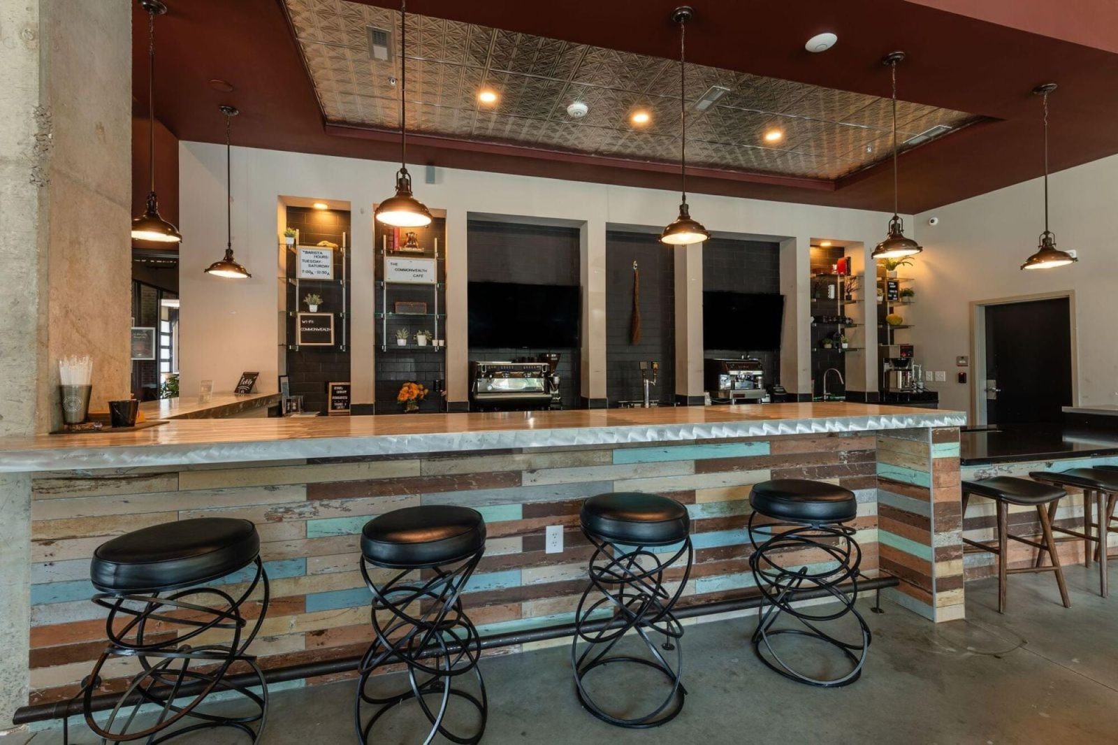 Village at Commonwealth — amenities