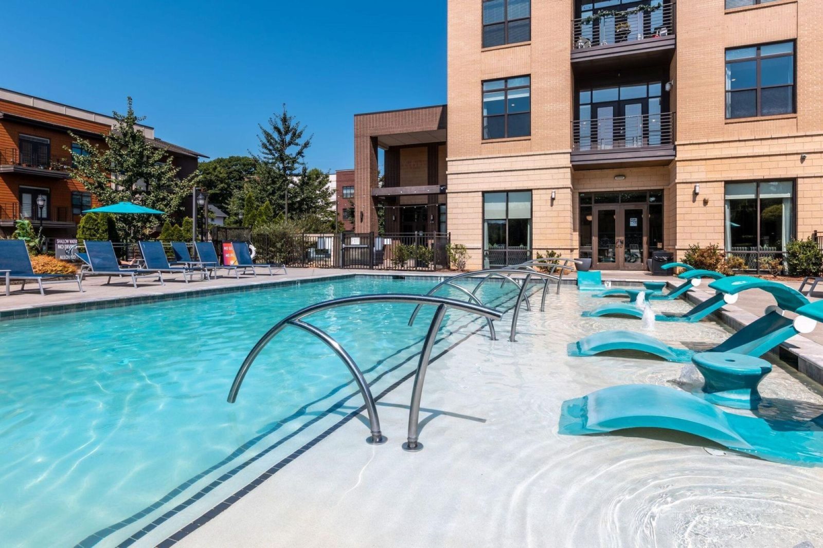 Village at Commonwealth — amenities